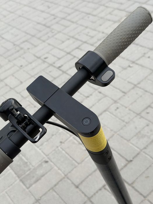Електросамокат Xiaomi Mi Electric Scooter 1S