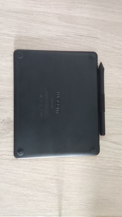 Wacom Intuos S Digital Drawing Tablet with Bluetooth64738115399938122