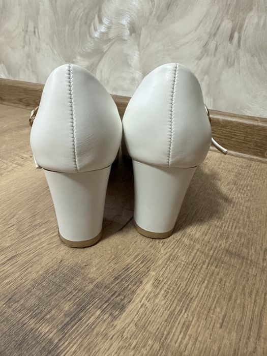 Весільні туфлі 40 розмір