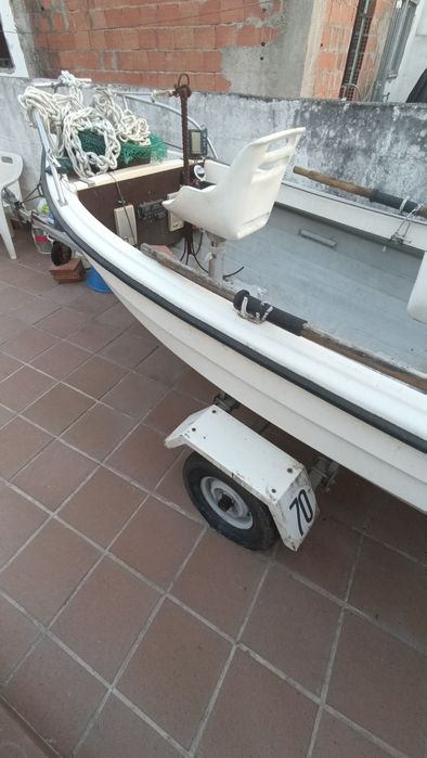 Barco  com 2 motores ideal para pesca