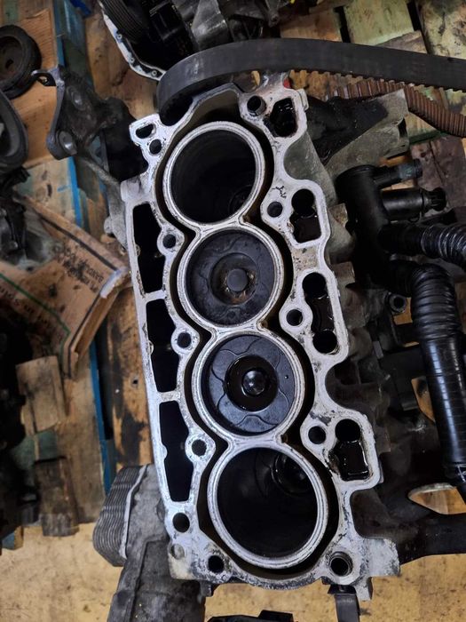Bloco de motor usado G8DB FORD FOCUS 1.6 TDCI 110CV PSA CITROEN PEUGEOT VOLVO MAZDA 90CV