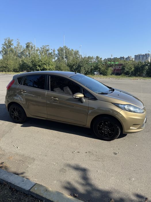 Ford Fiesta 2012 1.4 бензин автомат