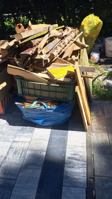 Palety plus drobne za darmo