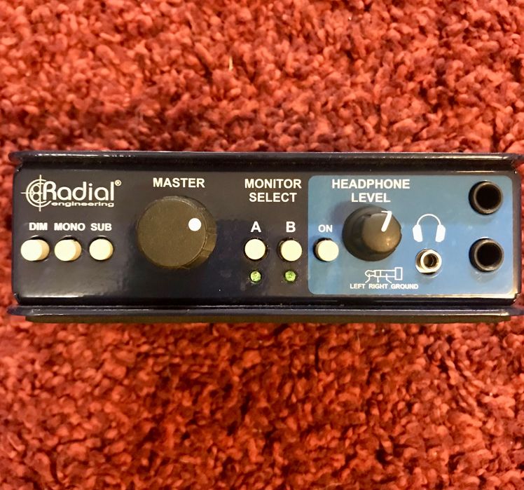 Pedais e Material de Estúdio