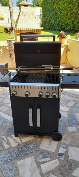 Vendo barbecue  com quatro bocas mais uma lateral