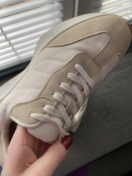 Продам кроссовки.    .