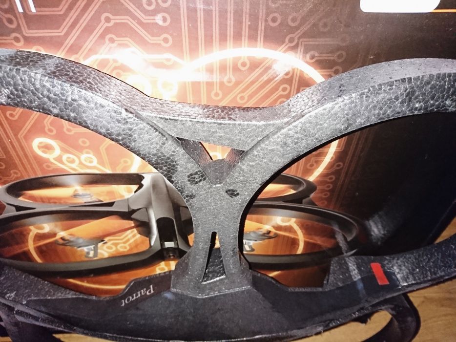 Drone Parrot Ar. Drone 2.0 Power Edition + Extras64585227120003124