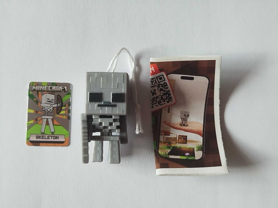 Figurka, zabawka Kinder Joy Minecraft, Szkielet (2) + karta