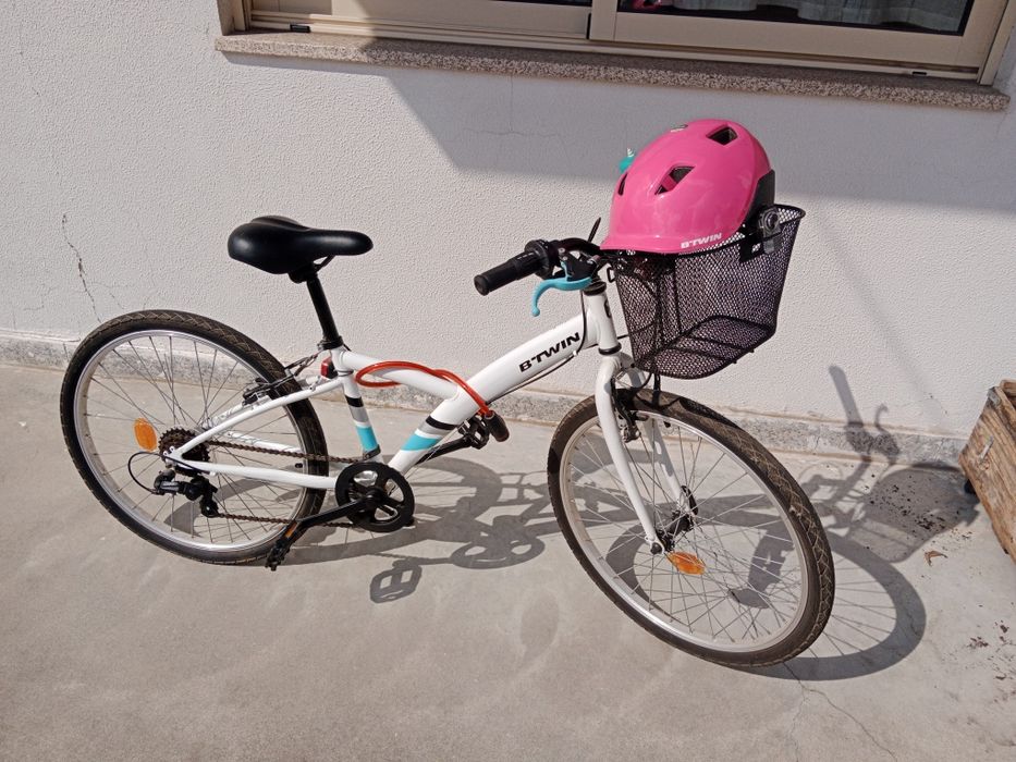 Bicicleta de criança (até aos 13 anos) B- win 100 quase sem uso.