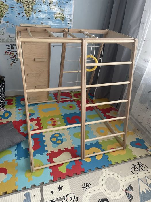 Małpi gaj, plac zabaw w domu plaz zabaw na dworze