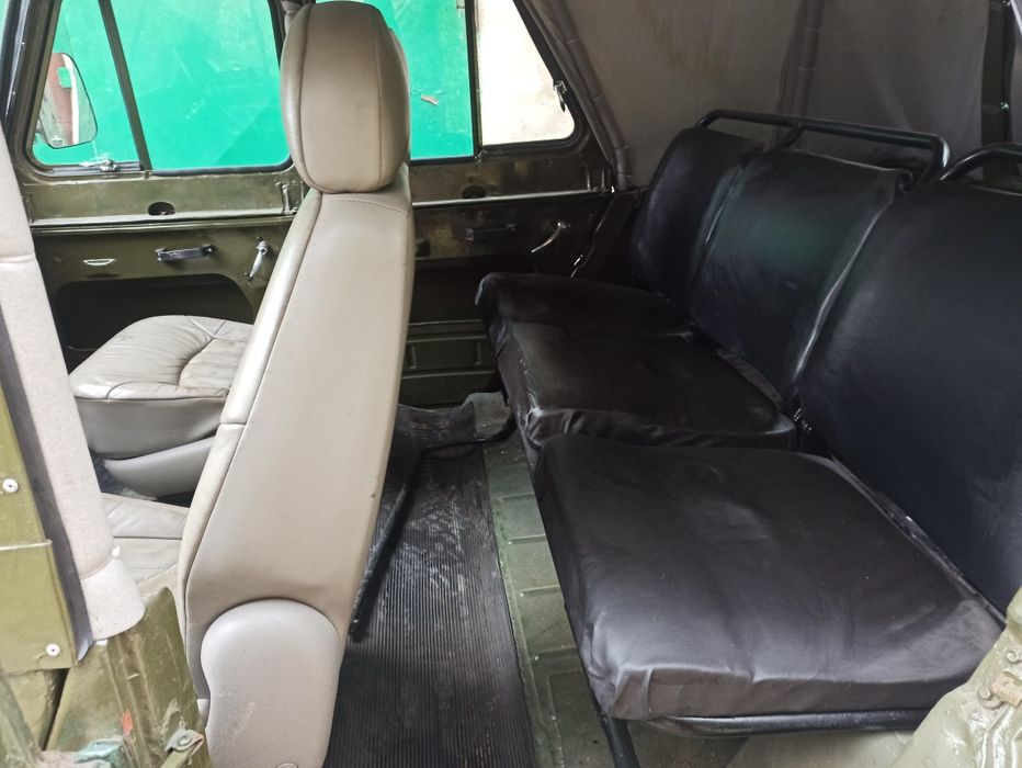 УАЗ 469Б на повному ходу