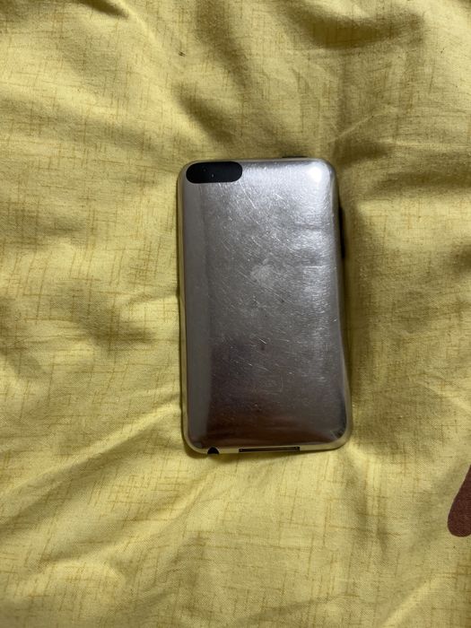 продам iPod touch 2g