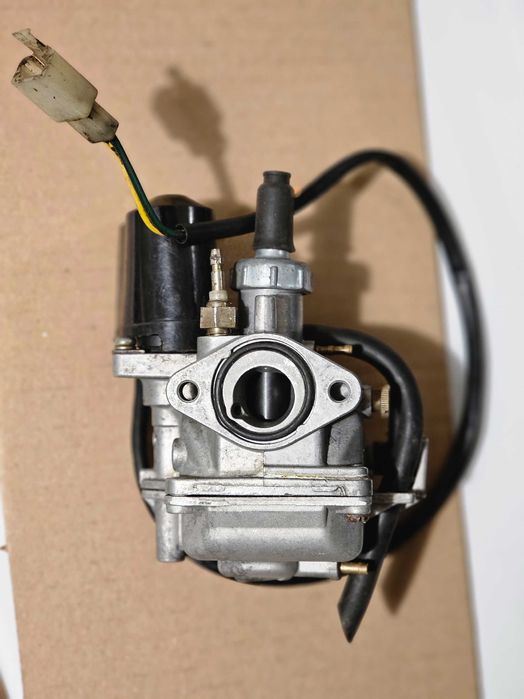 Оригінальний карбюратор suzuki lets