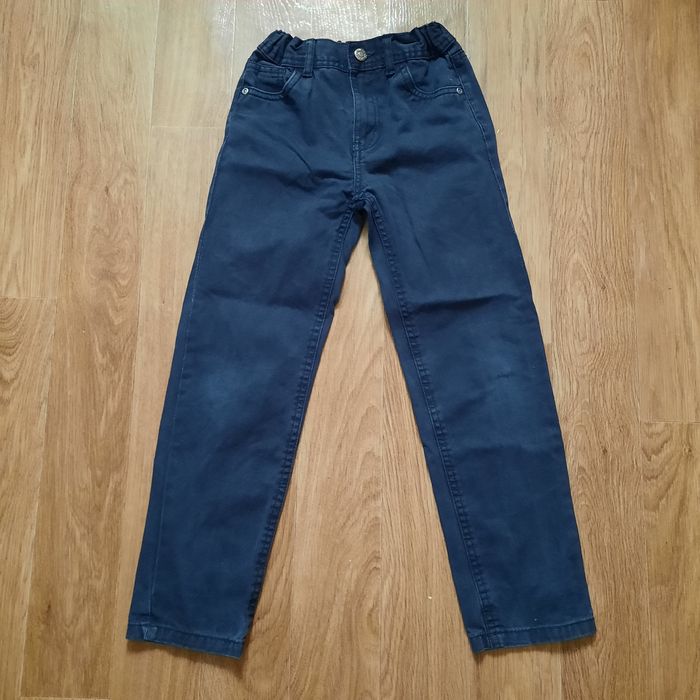 Продам джинсы на 7-8 лет.