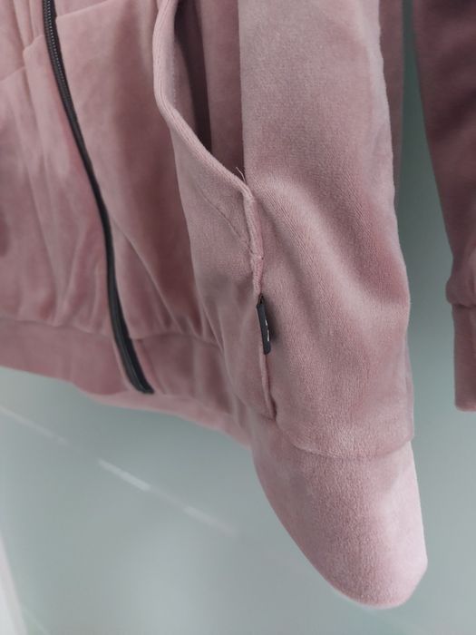 Bluza pudrowy róż, rozpinana rozmiar M z materiału jak aksamit