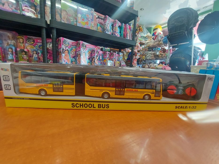 Autobus przegubowy na zdalne sterowanie