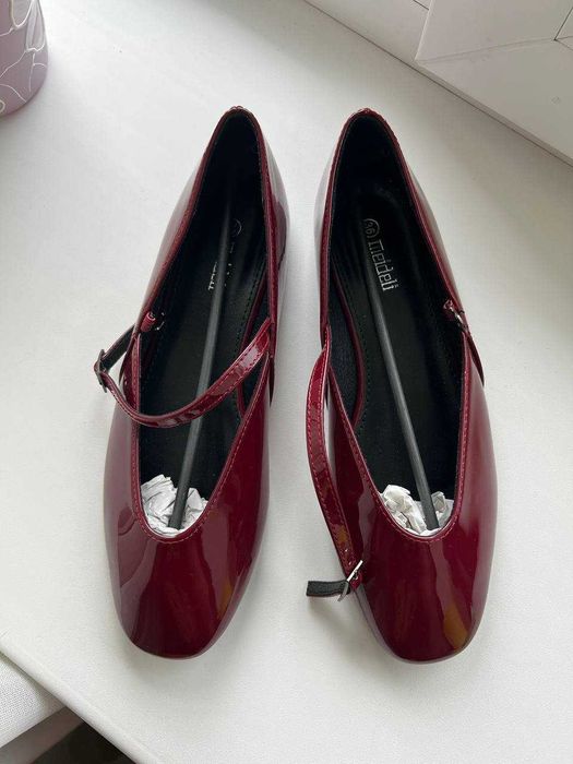 Жіночі лаковані туфлі Meideli (р. 36) 23 см