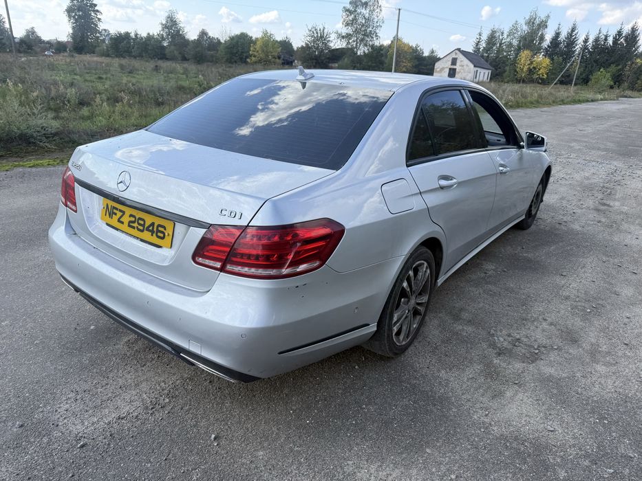 Mercedes-Benz e220