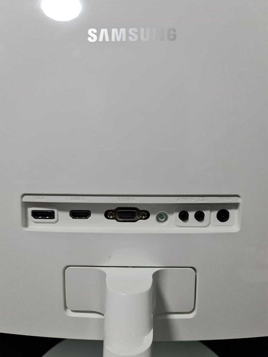 Samsung 27 дюймів LC27F591FD