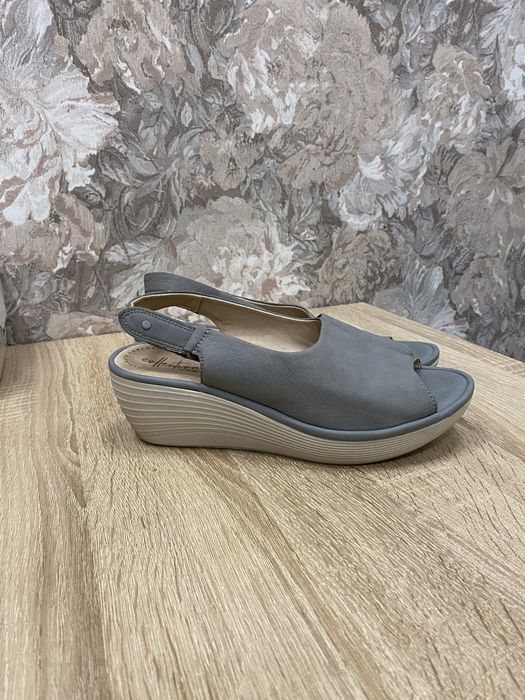 Clarks collection босоніжки сандалі сабо