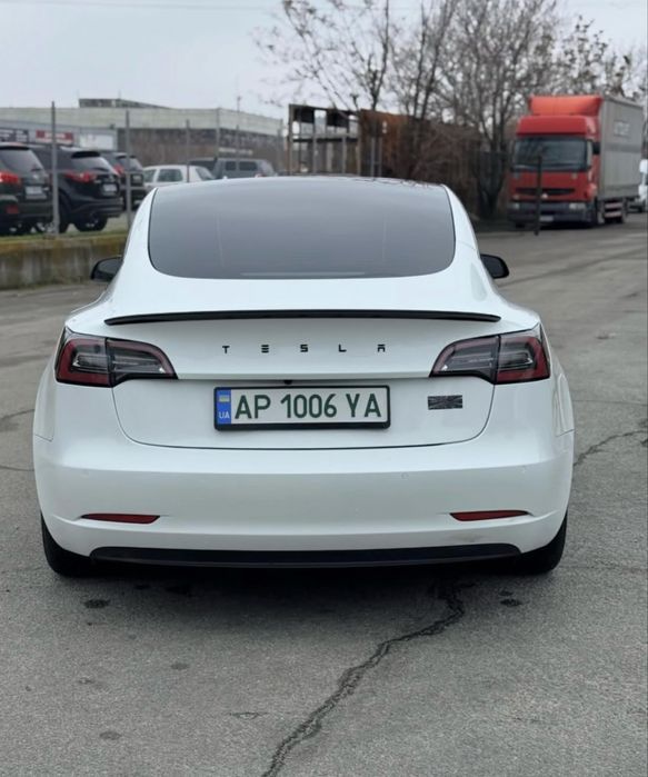 Продам Tesla model 3