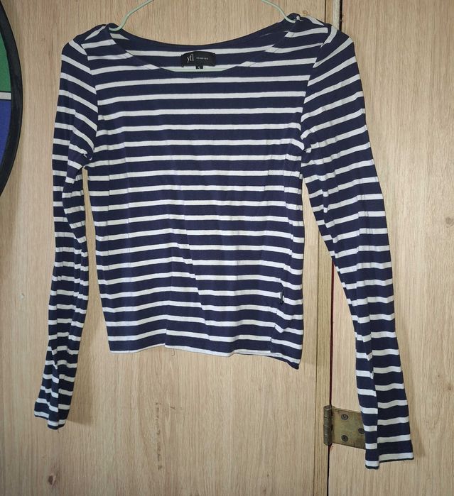 Bluzeczka marki Reserved w paski, rozmiar S.