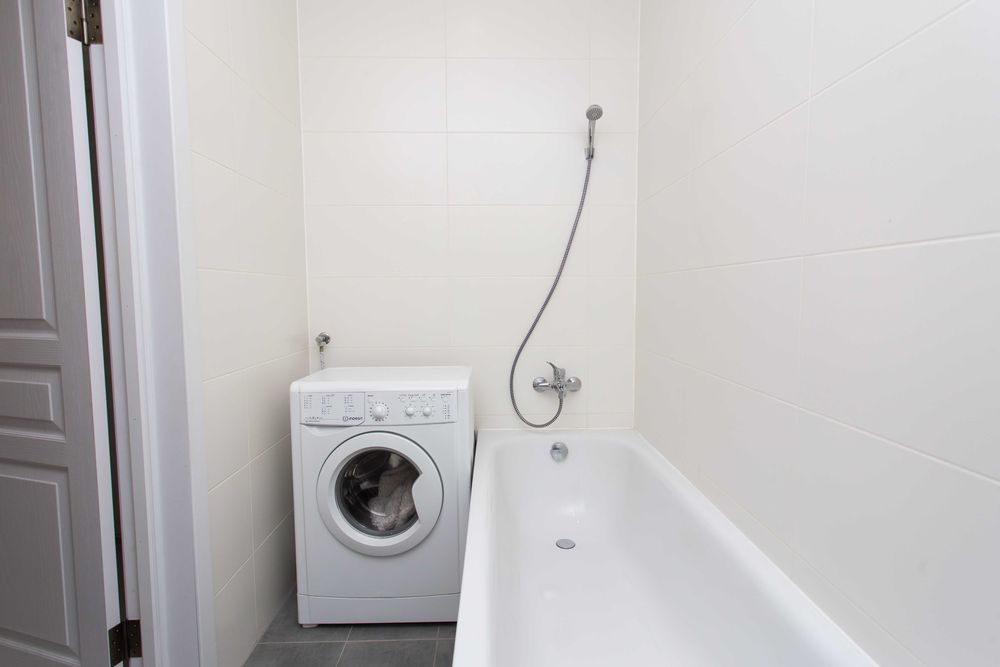 Центр. Хмельницького 6а. 2 кімнати. Власник. Квартира подобово