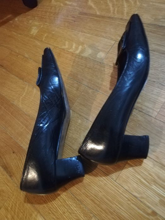 Sapatos pele pretos