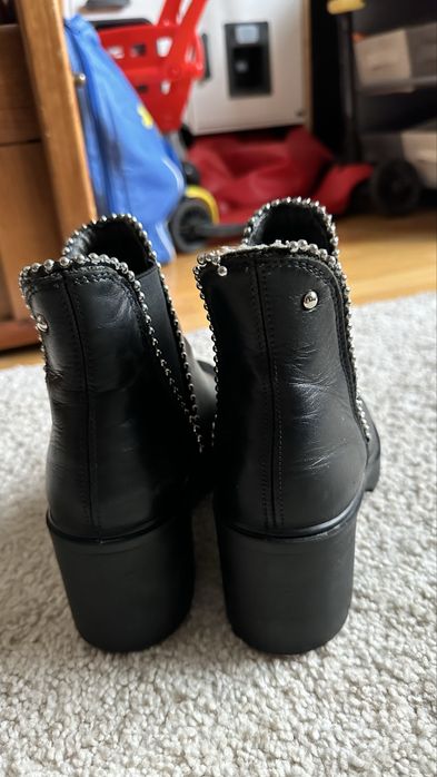 Botas pretas guimaraes