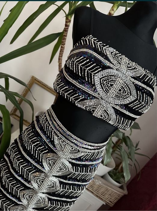 Czarna cekinowa bluzka crop Top zdobiony L 40 asos luxe