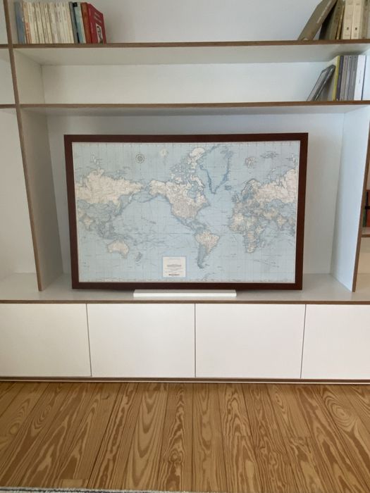 Mapa mundo emoldurado