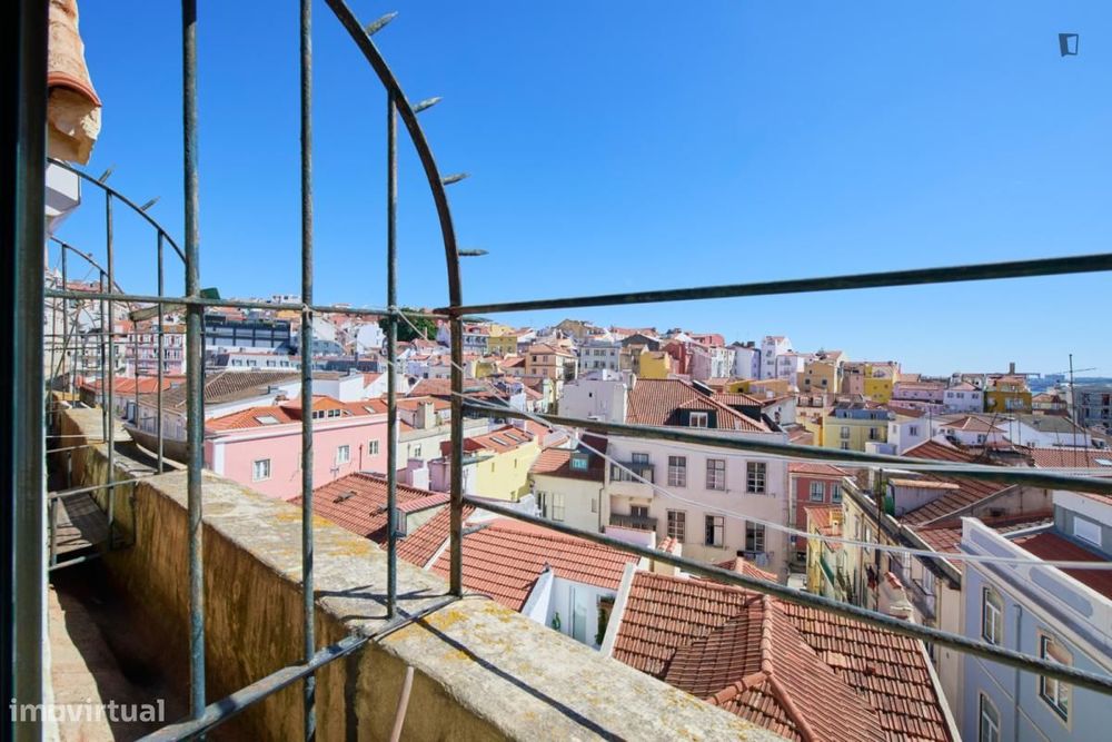 Quarto - localizado em São Bento Lisbon