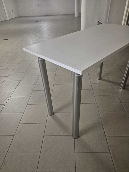 secretária/mesa com pernas reguláveis em altura