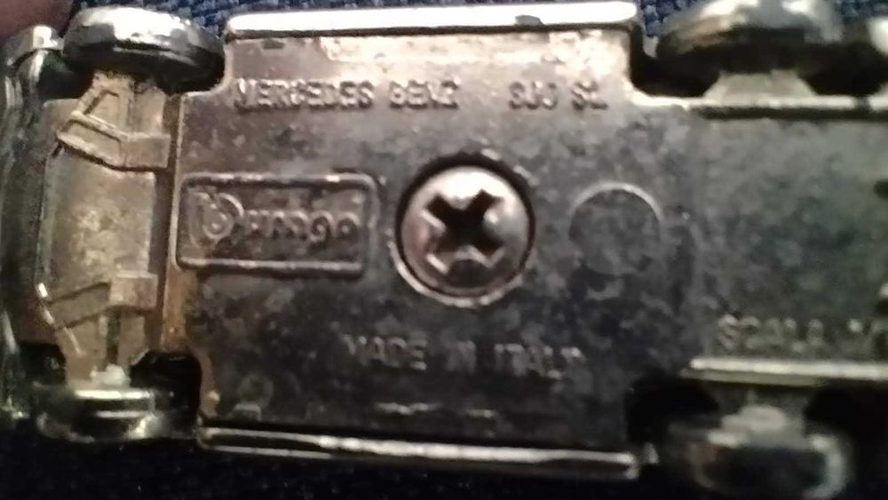 Coleção de 9 porta-chaves, diferentes origens e materiais