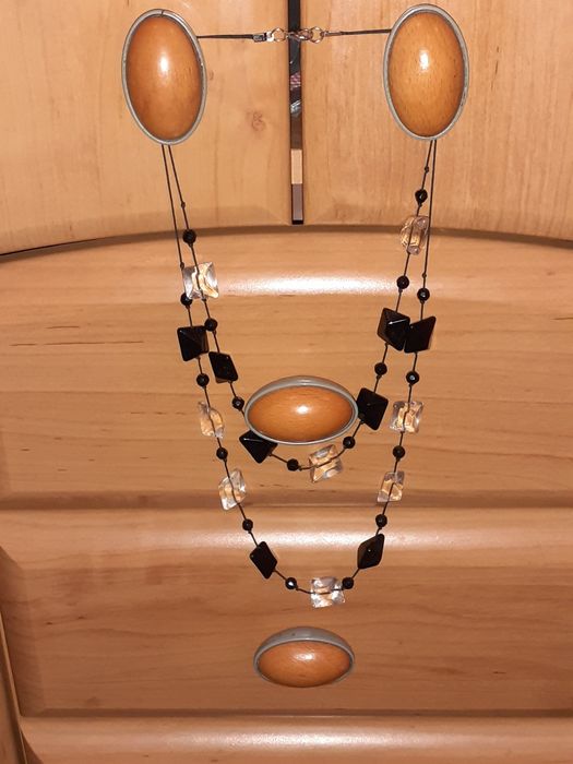 Piękny delikatny naszyjnik