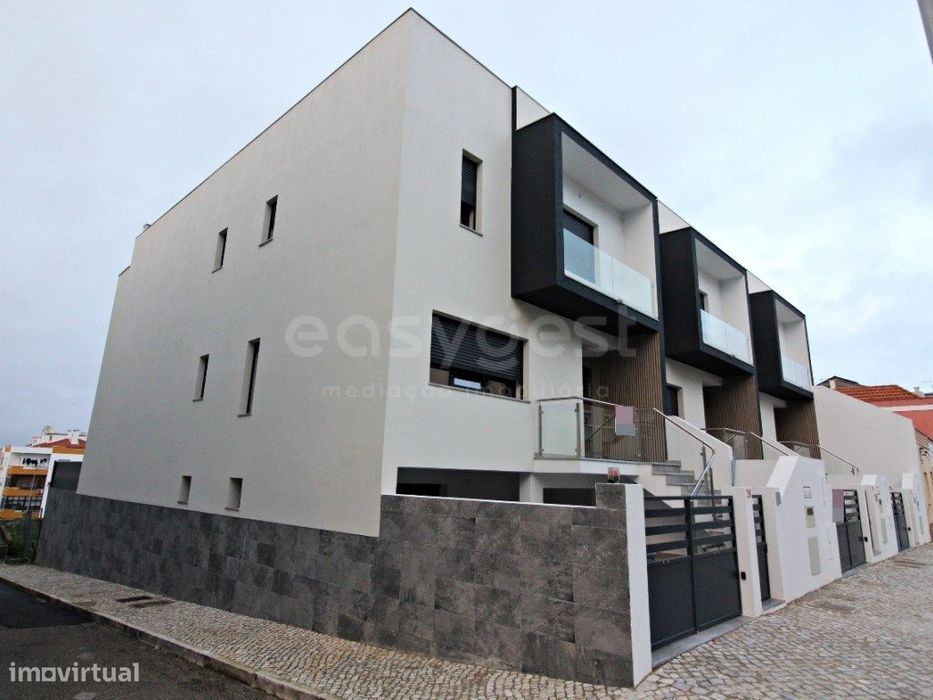 Moradia T4 à venda em Cruz de Pau