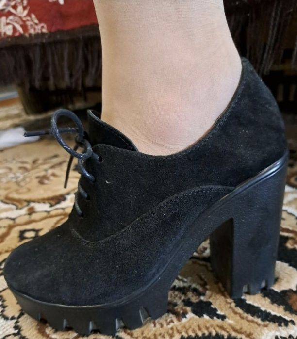 Продам жіночі замшеві черевички