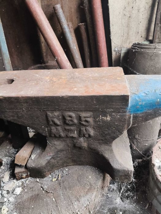 Sprzedam imadło i kowadło