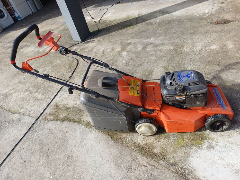 Corta  relva  com tracção