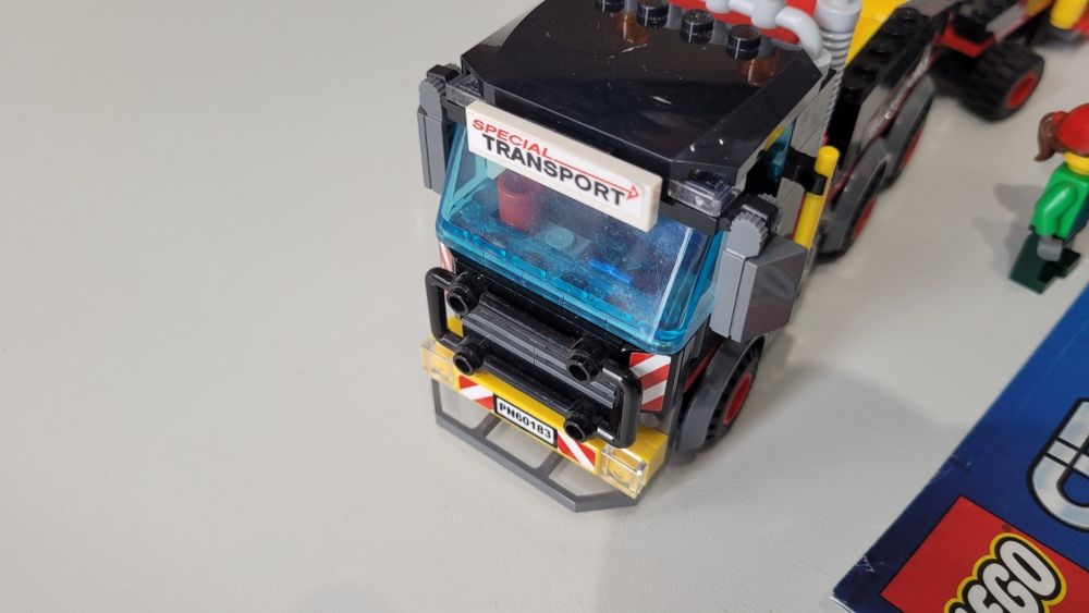 Klocki lego City 60183 Transport Ciężkich ładunków.