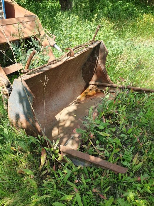 Продам трактор і 2 прицепа