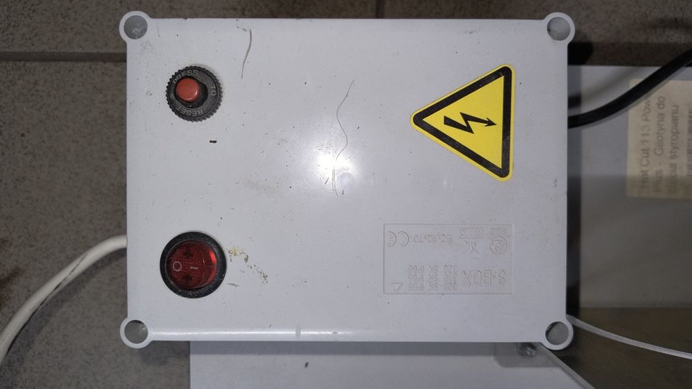 Gilotyna do styropianu.