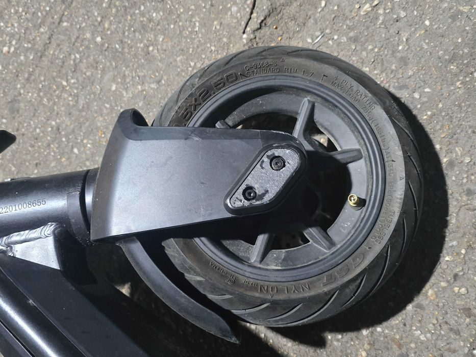 Електросамокат NIU KICK SCOOTER KQi3 Pro