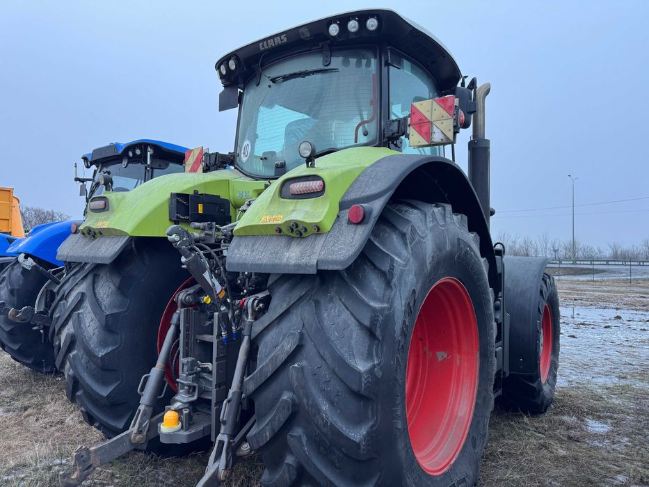 Продаж Claas Axion 920