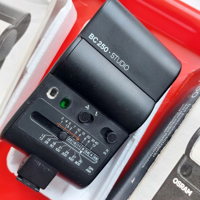 Lampa blyskowa BC 250-Studio