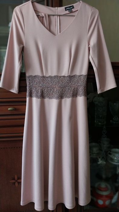 Вишукана жіноча  сукня