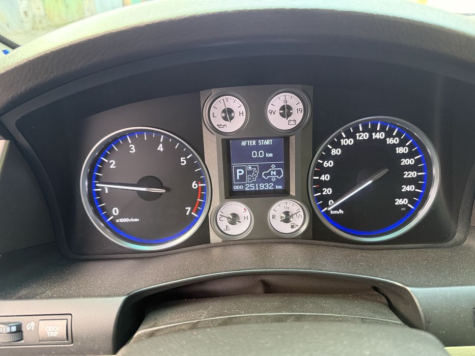 Lexus LX570 2008 года