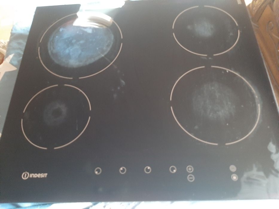Części do płyty ceramicznej Indesit kuchenka