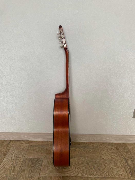 Гітара класична б/у в гарному стані