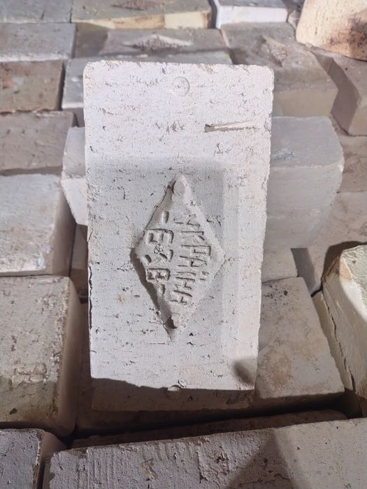 Цегла вогнетривка, суміш вогнетривка